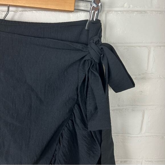Pink Lily Classic Black Faux Wrap Ruffle Skirt Size M - Picture 6 of 10
